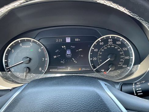 Used 2023 INFINITI QX50 Sport AWD/4WD image 16