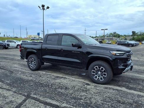 Used 2026 Chevrolet Colorado Z71 w/ Technology Package AWD/4WD image 2