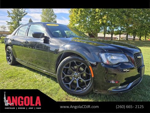 Used 2019 Chrysler 300 S image 1