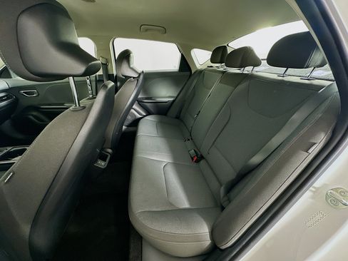 Used 2025 Kia K4 FWD image 27