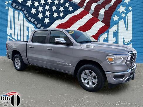 Used 2024 RAM 1500 Laramie AWD/4WD image 1