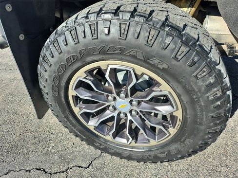 Used 2020 Chevrolet Colorado ZR2 image 17