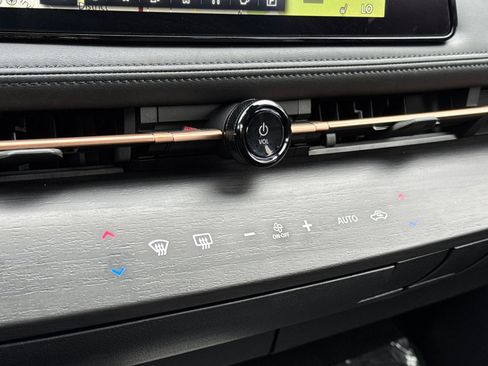 Used 2024 Nissan Ariya FWD image 24