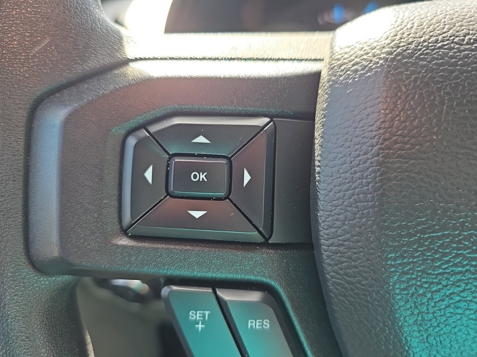 Used 2022 Ford F350 XLT w/ XLT Value Package AWD/4WD image 18