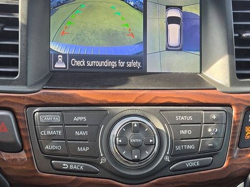 Used 2017 Nissan Pathfinder Platinum FWD image 10