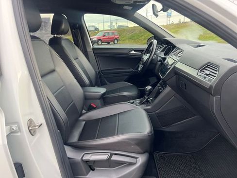 Used 2020 Volkswagen Tiguan SE R-Line image 12