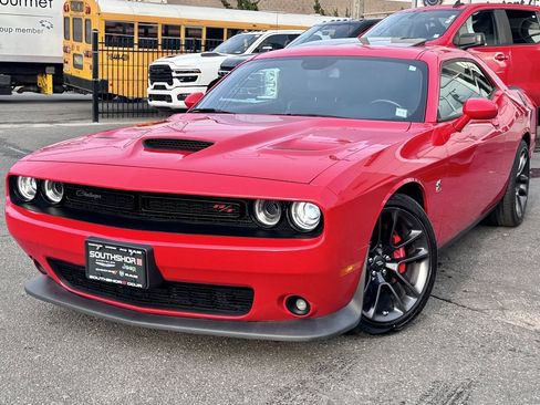 Used 2021 Dodge Challenger R/T Scat Pack w/ Plus Package image 3
