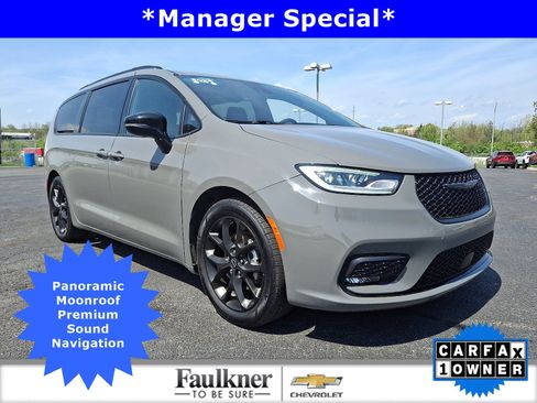 Used 2025 Chrysler Pacifica Limited FWD image 1