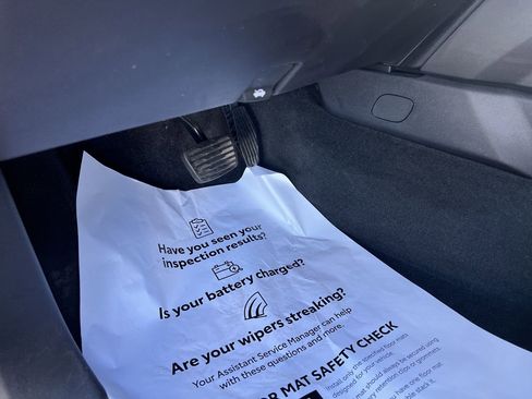 Used 2024 Chevrolet Colorado LT image 17