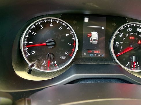 Certified 2022 Toyota RAV4 LE FWD image 33