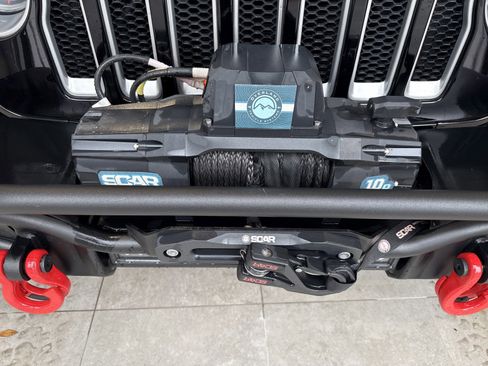 Used 2021 Jeep Wrangler Unlimited Sahara image 11