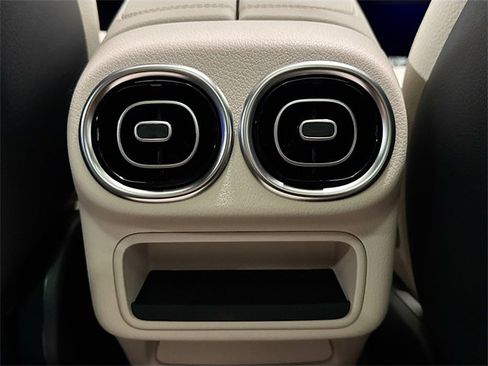 Certified 2025 Mercedes-Benz GLC 300 GLC 300 image 27