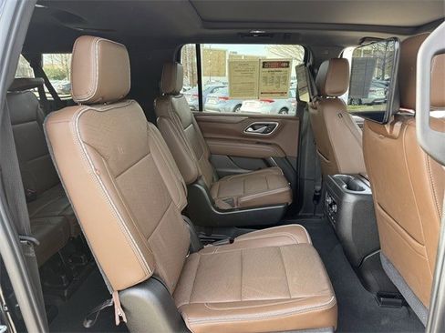 Used 2021 Chevrolet Suburban High Country image 33