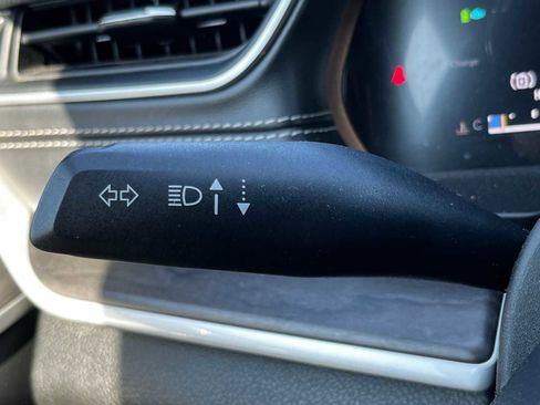 Used 2024 Jeep Grand Cherokee Limited 4xe image 23