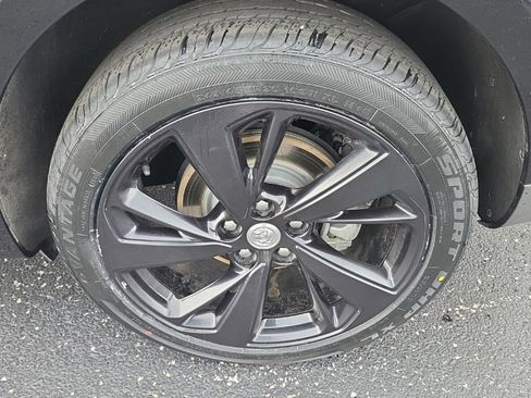 Used 2021 Buick Envision Essence w/ Sport Touring Package AWD/4WD image 18