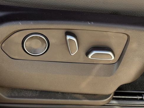 Used 2021 GMC Yukon Denali w/ Denali Premium Package image 29