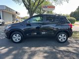 Used 2021 Chevrolet Trax LT w/ LT Convenience Package image 4