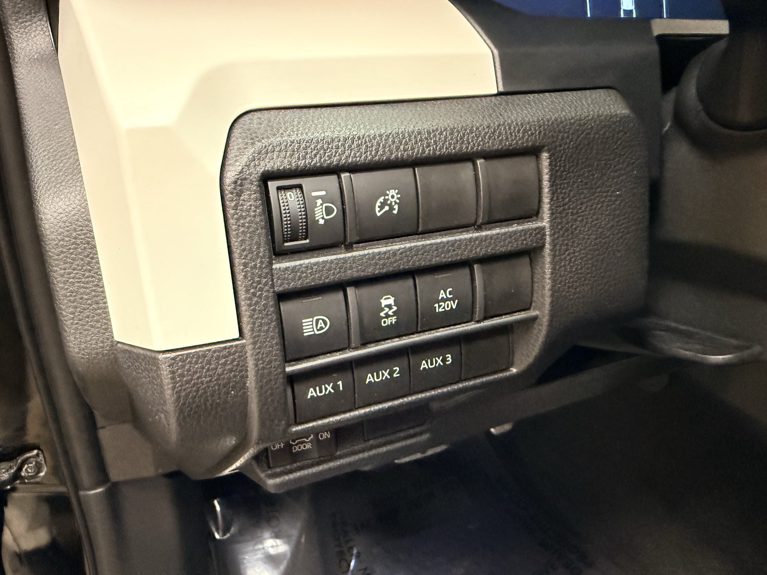 Used 2024 Toyota Tacoma TRD Sport w/ TRD Sport Upgrade Package AWD/4WD image 28