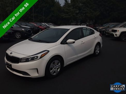 Used 2017 Kia Forte LX FWD image 1