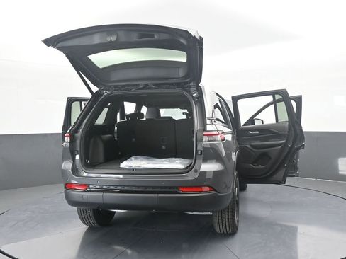 New 2025 Jeep Grand Cherokee Altitude AWD/4WD image 66
