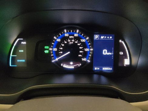 Used 2018 Hyundai Ioniq Blue FWD image 23