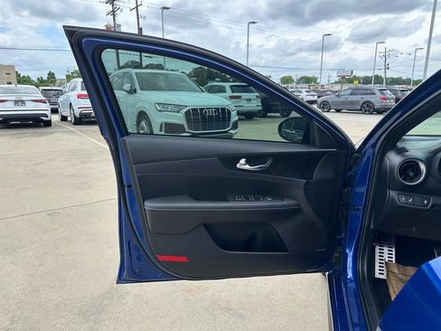 Used 2024 Kia Forte GT-Line w/ GT-Line Premium Package FWD image 9