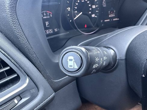 Used 2019 Honda HR-V Touring image 30