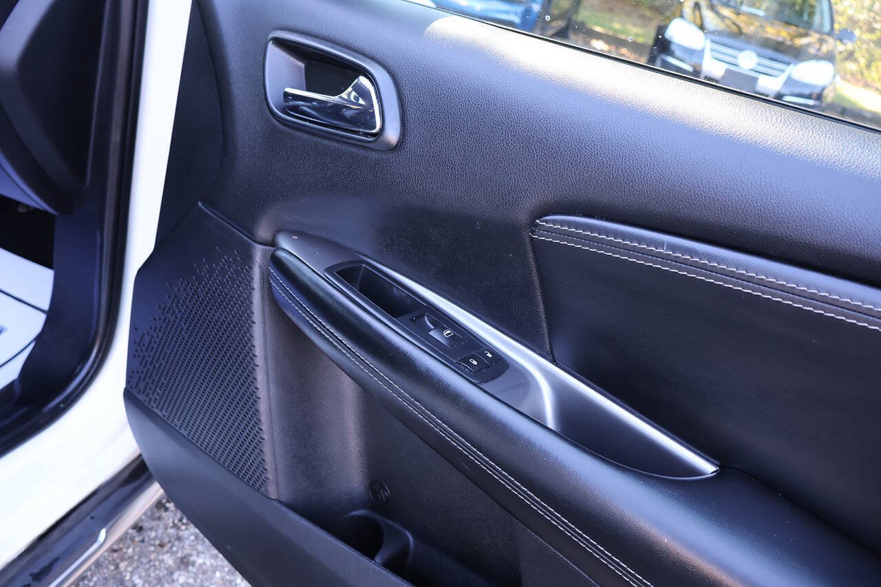 Used 2016 Dodge Journey Crossroad w/ Rear Seat Video Group I FWD image 21