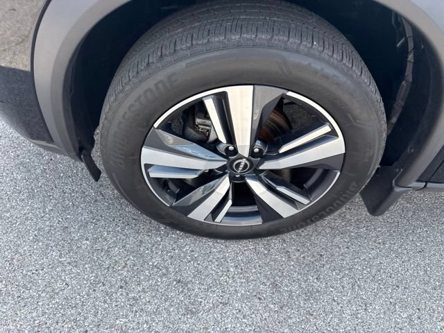 Used 2023 Nissan Rogue SL AWD/4WD image 9