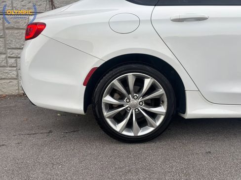 Used 2015 Chrysler 200 S image 12