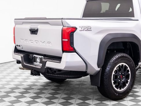 Used 2024 Toyota Tacoma TRD Off-Road AWD/4WD image 32
