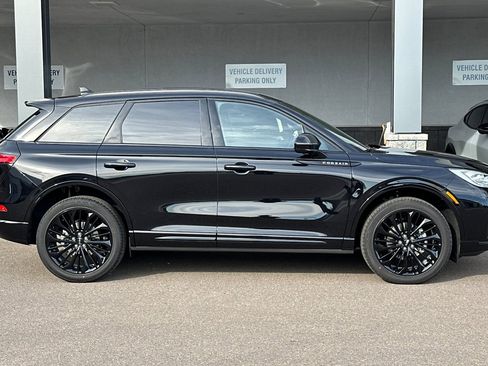 New 2025 Lincoln Corsair Reserve w/ Equipment Group 202A image 2