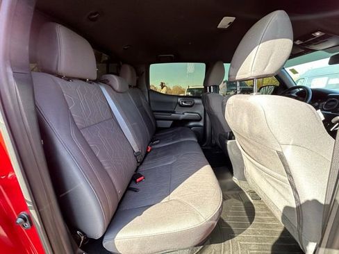 Used 2019 Toyota Tacoma TRD Off-Road image 31