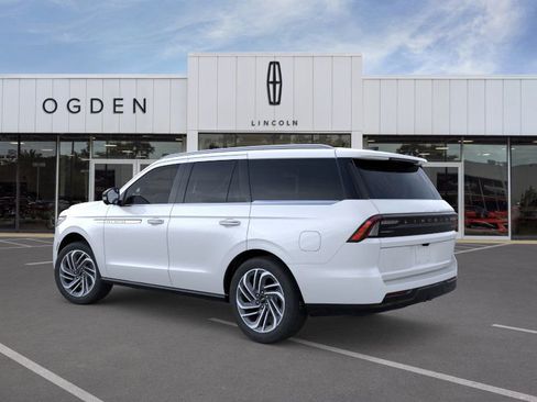 New 2026 Lincoln Navigator Reserve AWD/4WD image 4
