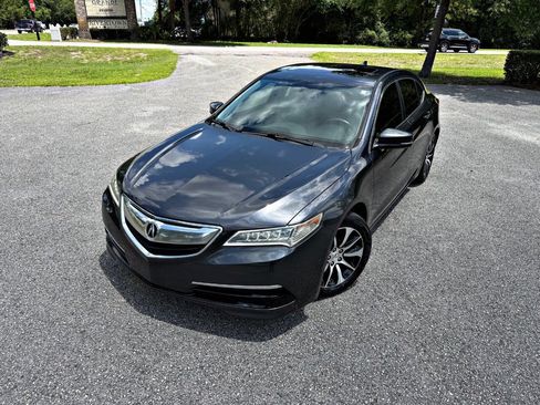 Used 2015 Acura TLX image 2
