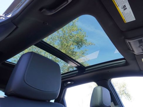 New 2025 Cadillac XT5 Premium Luxury image 13