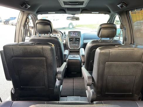 Used 2017 Dodge Grand Caravan GT image 46