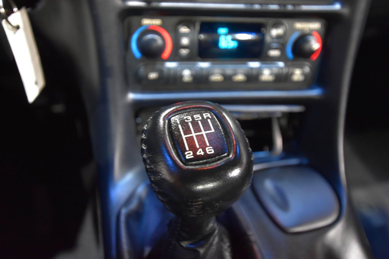 Used 2004 Chevrolet Corvette Z06 w/ Z06 Preferred Equipment Group RWD image 20