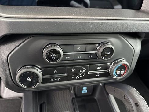 New 2025 Ford Bronco Badlands image 19