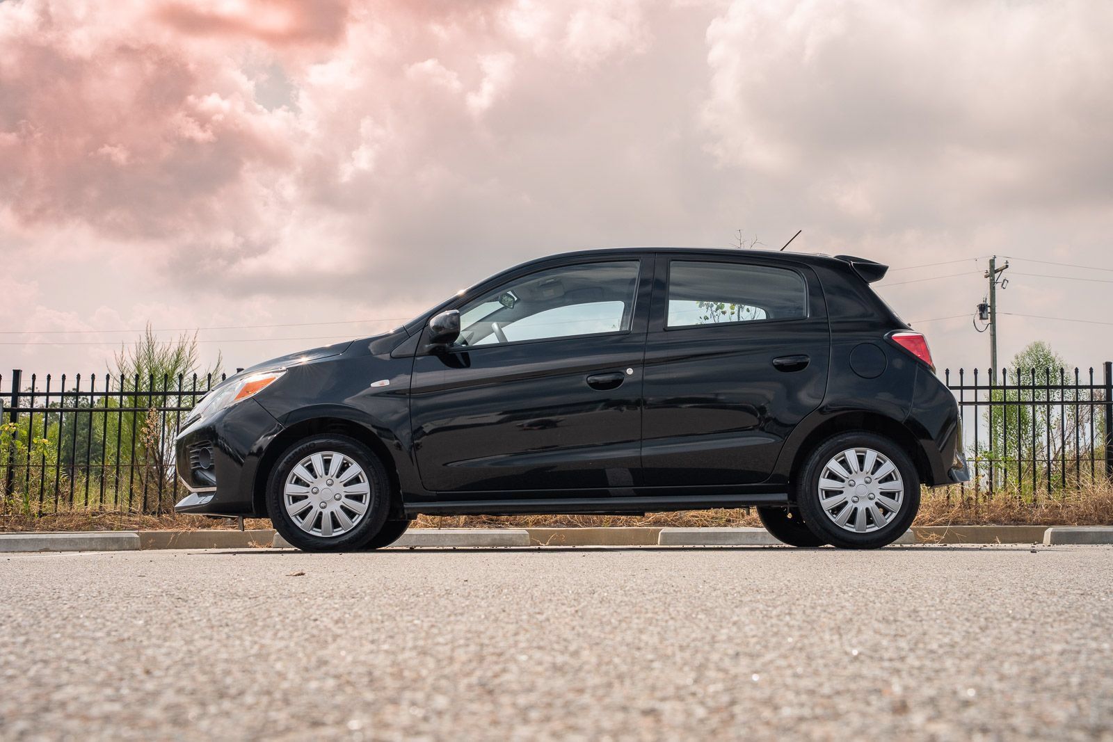 Used 2024 Mitsubishi Mirage ES FWD image 2