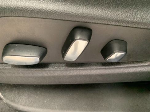 Used 2025 Cadillac XT6 Premium Luxury image 21