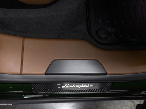 New 2025 Lamborghini Urus SE image 46