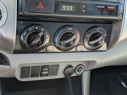 Used 2014 Toyota Tacoma 4x4 Double Cab w/ TRD Sport Package image 25