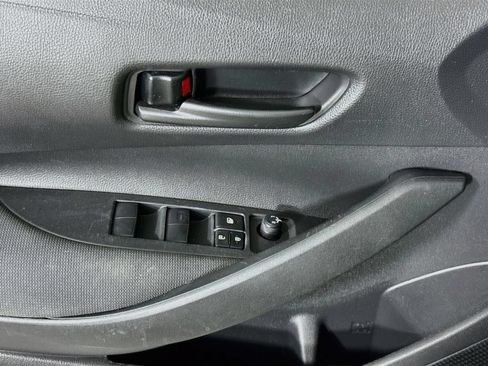 Used 2022 Toyota Corolla LE FWD image 21