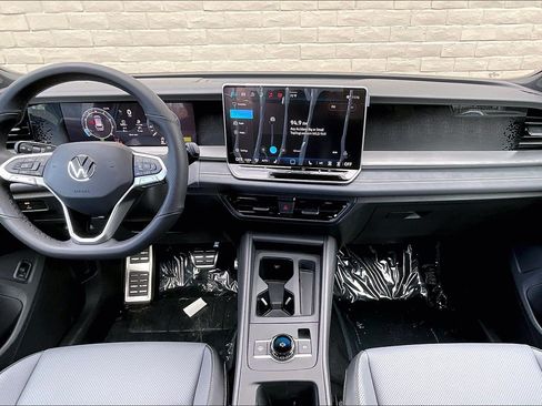 New 2026 Volkswagen Tiguan SE R-Line AWD/4WD image 4