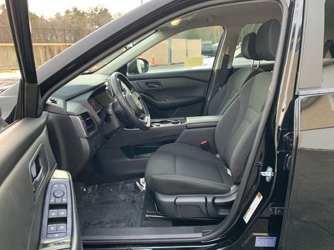 Used 2024 Nissan Rogue S image 30