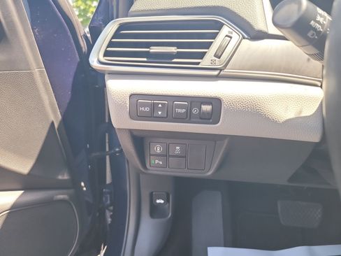 Used 2019 Honda Accord Touring image 17