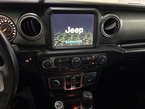 Used 2019 Jeep Wrangler Unlimited Sahara w/ Uconnect 4C Nav & Sound Group AWD/4WD image 43