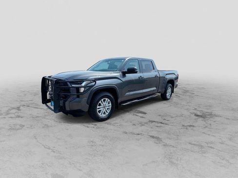 Used 2023 Toyota Tundra SR5 w/ SR5 Premium Package AWD/4WD image 4