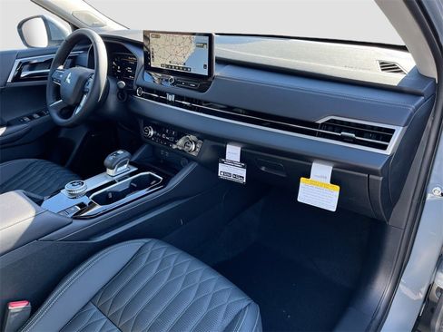 New 2026 Mitsubishi Outlander SEL image 30